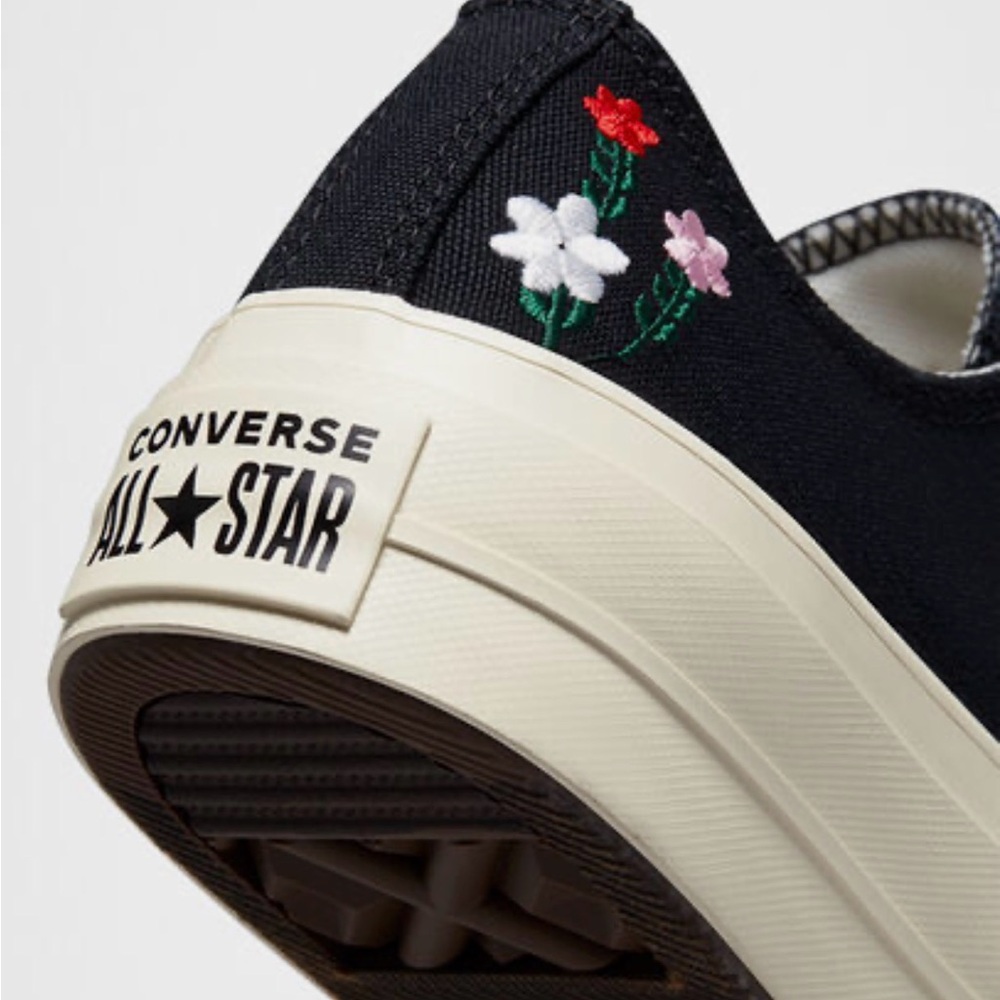 Converse All Star Lift Platform Floral Embroidery Black A02566F Size 9 - Picture 3 of 8